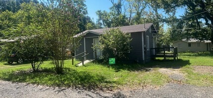 Building Photo - 1103 S Rd