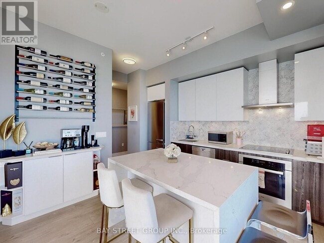 Building Photo - 30 Shore Breeze Dr