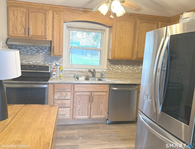 Foto del edificio - 270 S Windham Rd