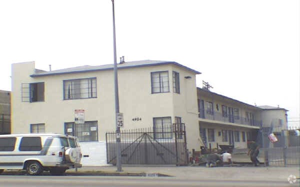 Primary Photo - 4924 W Washington Blvd