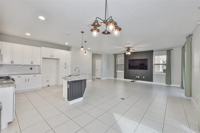 Foto del edificio - 6207 Voyagers Pl