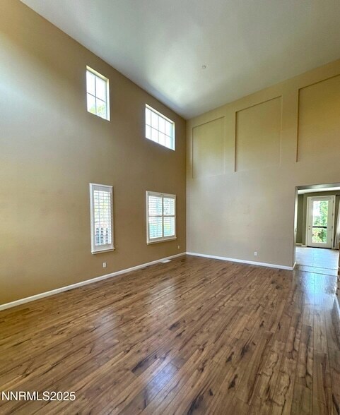 Foto del edificio - 4910 Deer Pass Dr