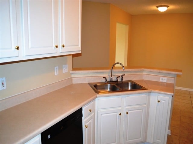 Building Photo - 604 Lake Lennox Dr