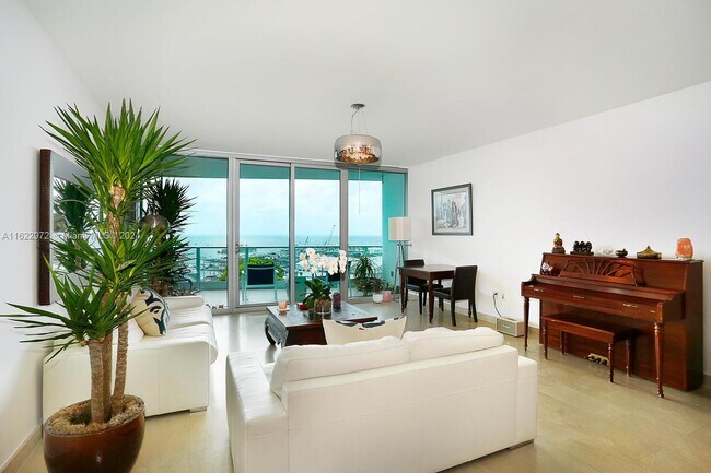 Foto del edificio - 2627 S Bayshore Dr