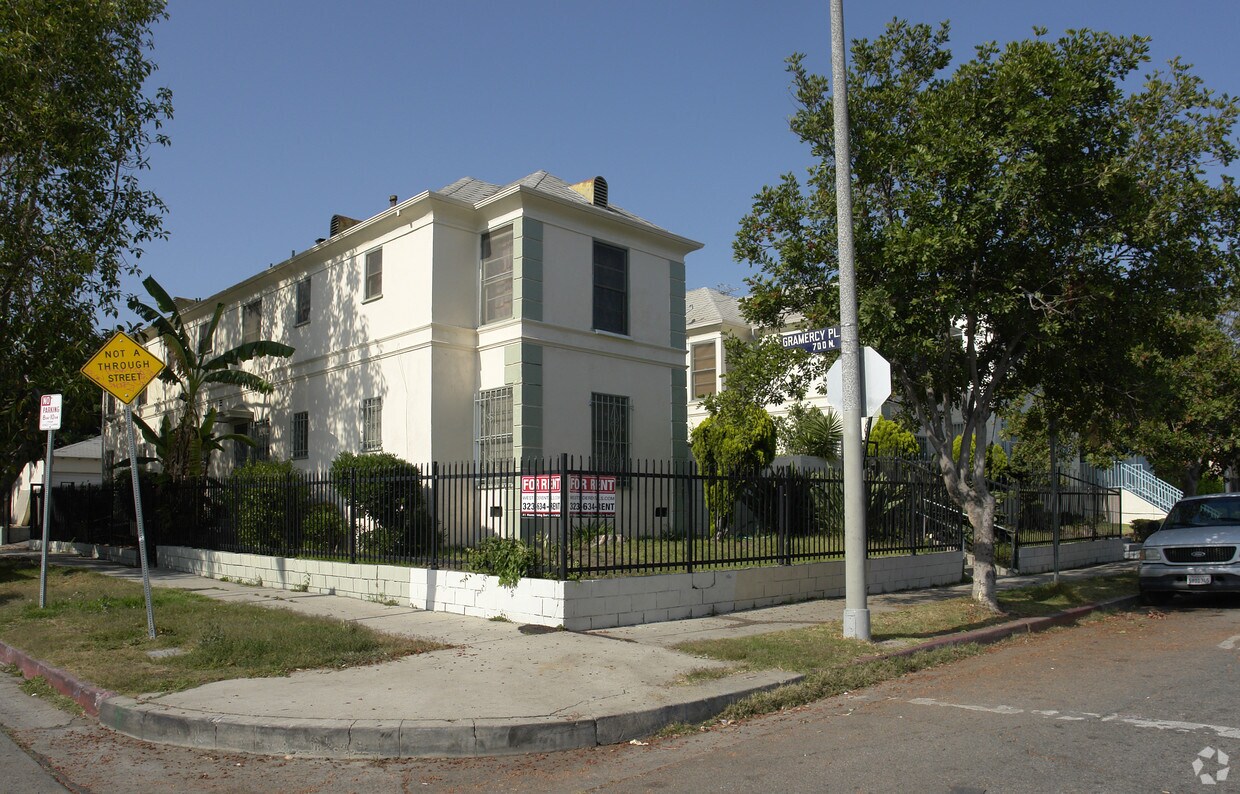 Primary Photo - 5229 Marathon St