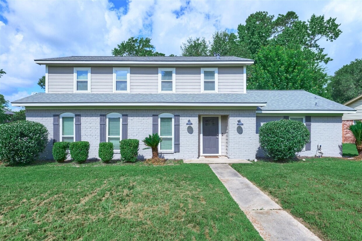 Foto principal - 725 River Plantation Dr