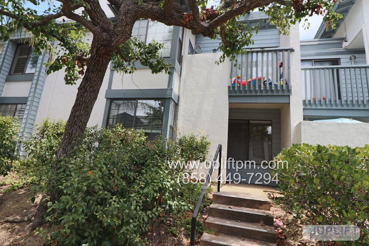 Foto principal - 1 Bed 1 Bath near UCSD, laundry in unit, P...