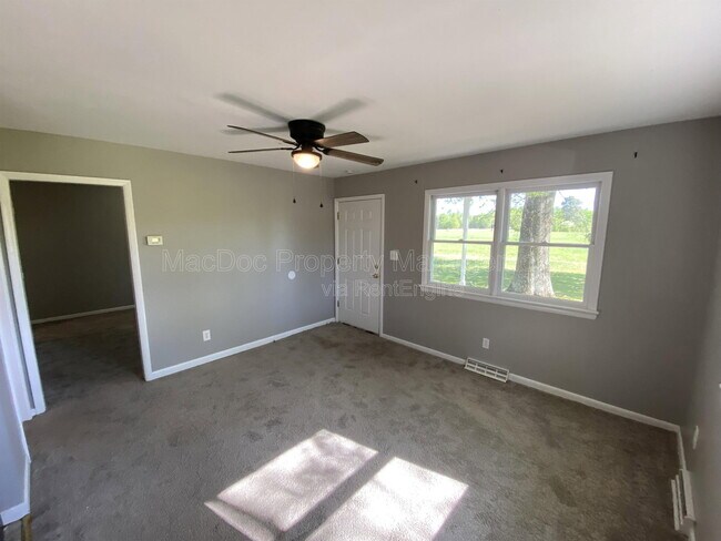 Foto del edificio - 10291 Paige Rd