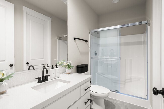Foto del edificio - Newer Construction 4 Bedroom Home at Pleas...