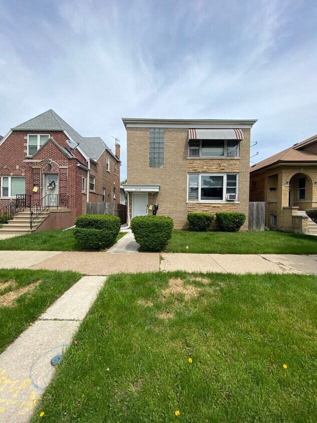 2619 N Mobile Ave Unit 2, Chicago, IL 60639 Room for Rent in Chicago, IL