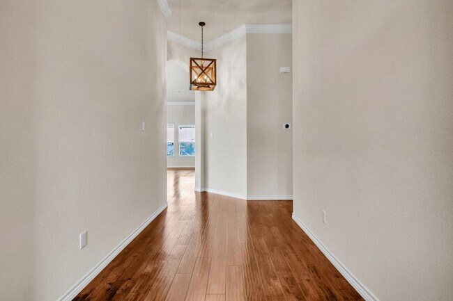 Foto del edificio - 833 TUSCAN Rd
