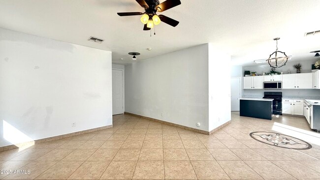 Foto del edificio - 1103 E Grove St