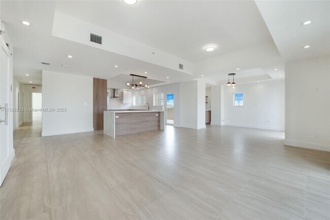 Building Photo - 120 Salamanca Ave