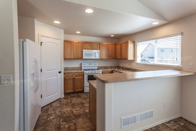 Foto del edificio - Amazing 3 Bedroom, 2 1/2 Bath Home in Gree...