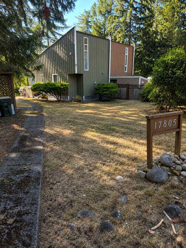 Building Photo - 17805 Overlake Ct SE