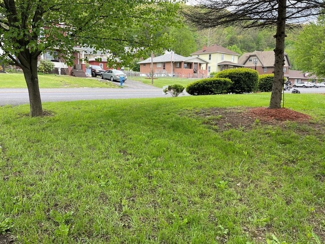 Building Photo - 4 BR/3.5 Bath Single Family Home in  Cumbe...