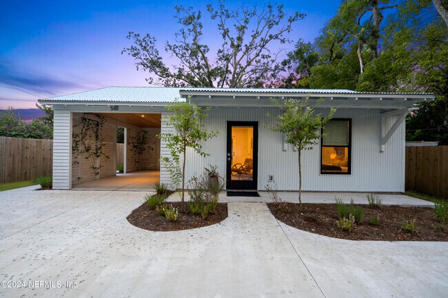 Building Photo - 581 Hazel St