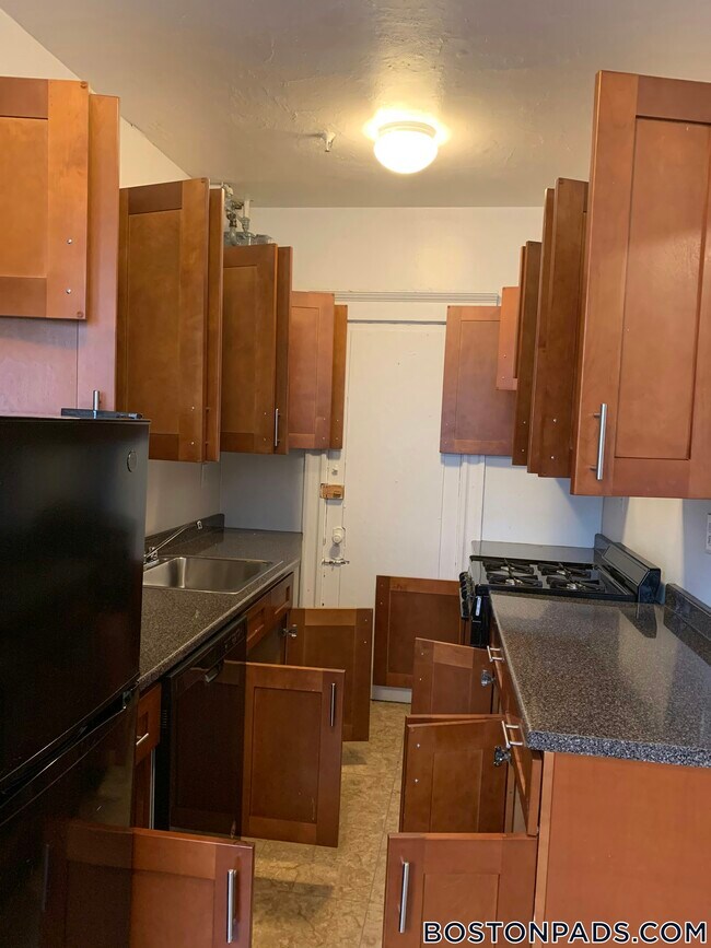 Building Photo - 1171 Boylston St