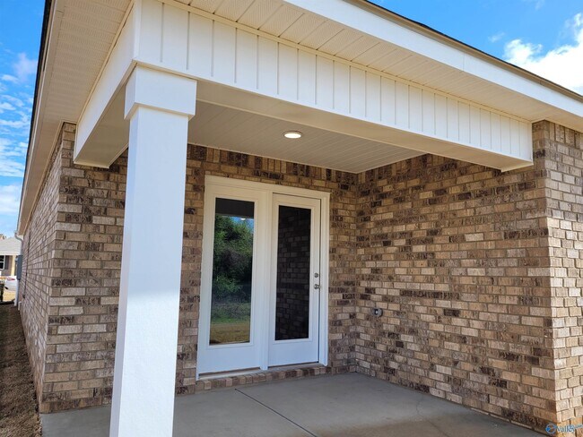Building Photo - 112 Ozy Dr