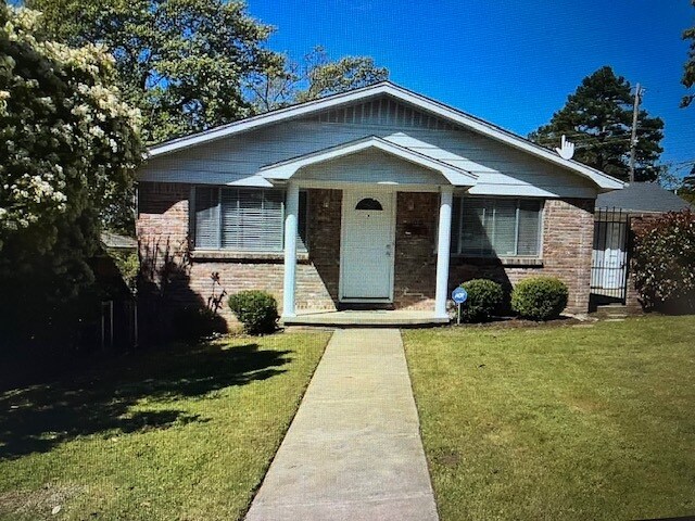 Primary Photo - 100 S Plaza Dr