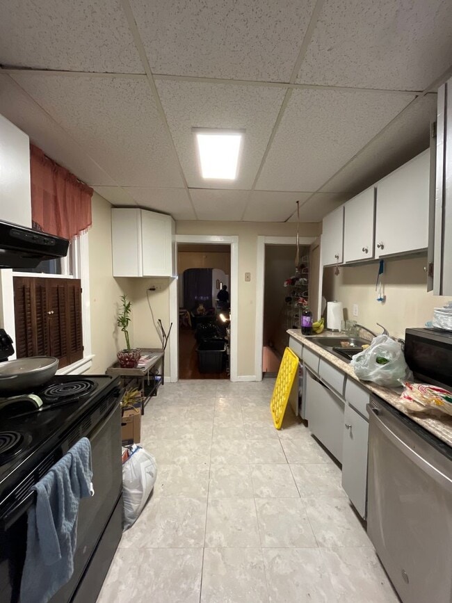 Building Photo - Well-maintained 2 bed home in Northampton ...