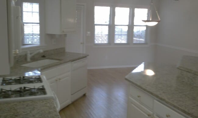 Building Photo - 810 Teal Vista