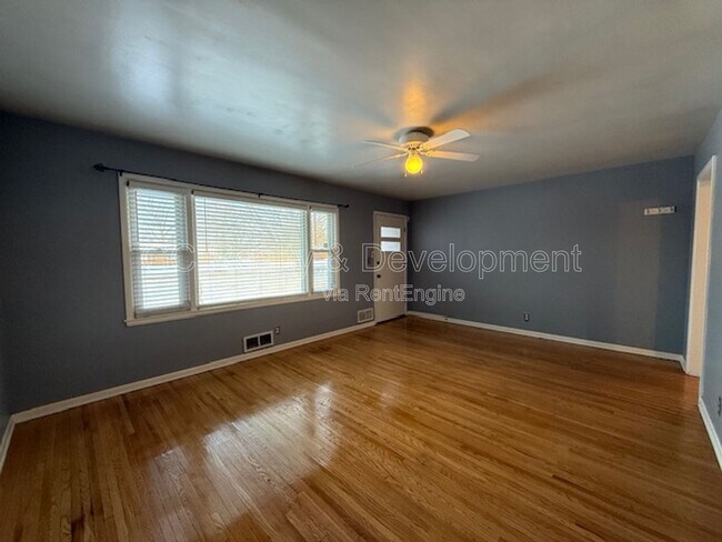 Foto del edificio - 838 Whitlock Ave