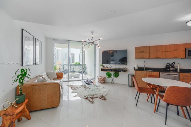 Foto del edificio - 350 S Miami Ave