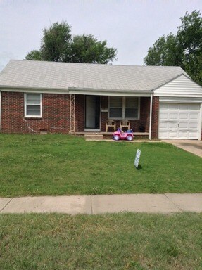 Primary Photo - 1601 N Oliver Ave