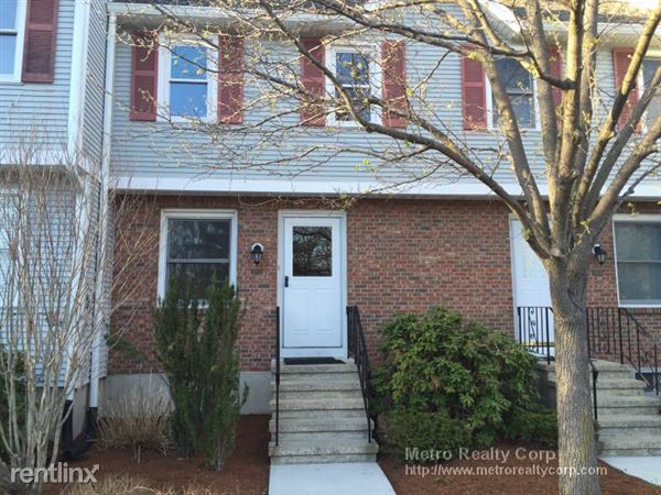 Primary Photo - 131 Grew Ave