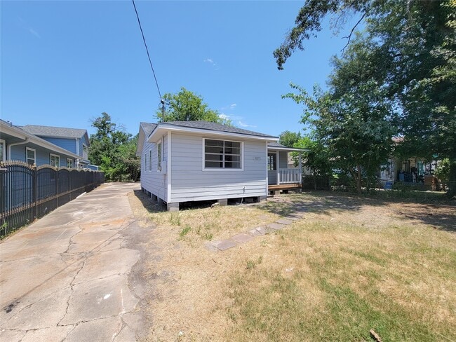 Building Photo - 5217 Hershe St