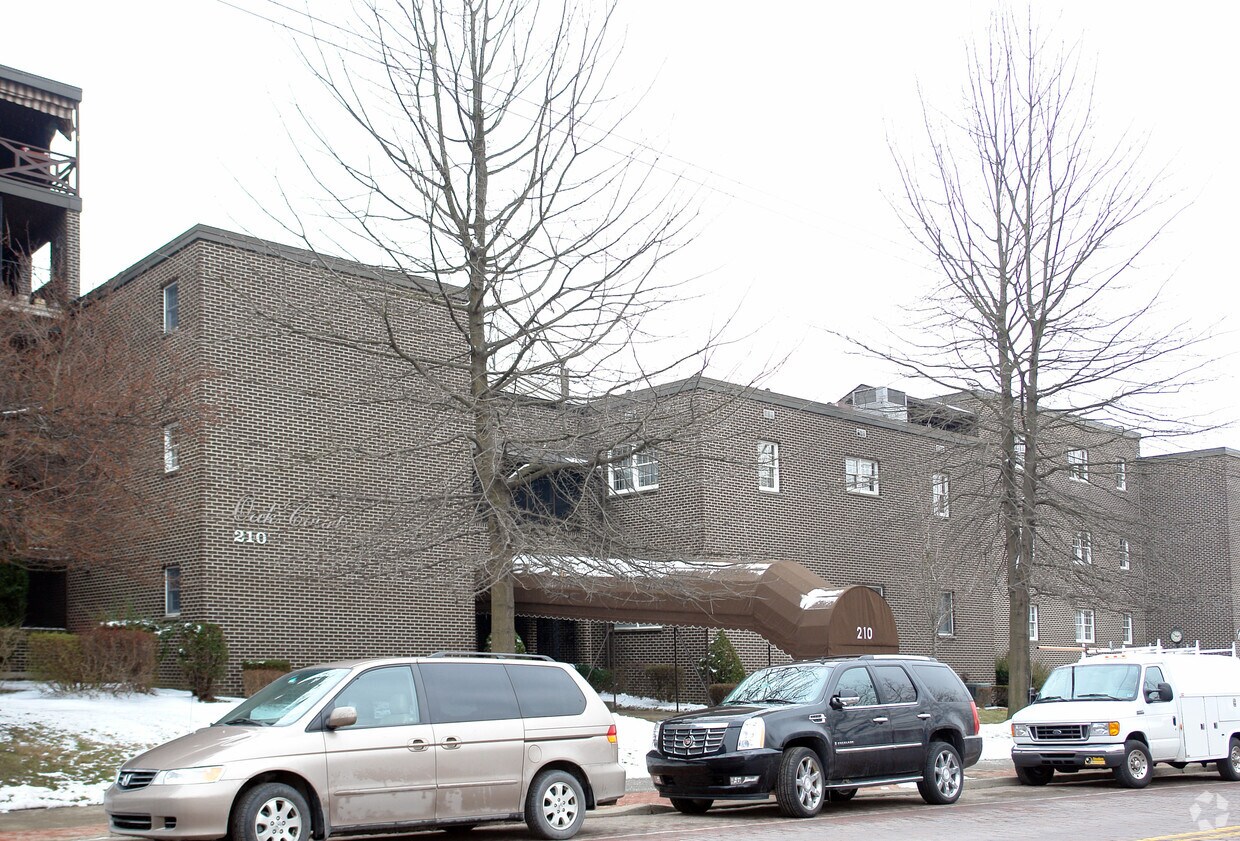 Foto principal - OAK COURT