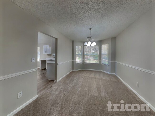 Foto del edificio - 2720 Rambling Way