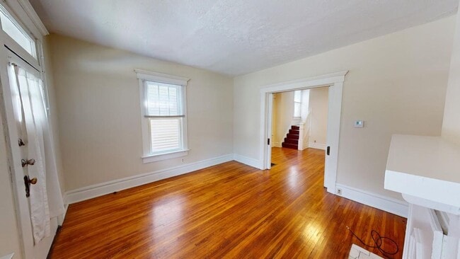 Building Photo - 159 E Maynard Ave
