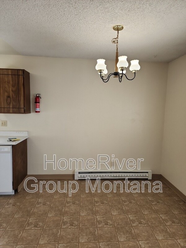 Foto del edificio - 2327 W Foothills Dr