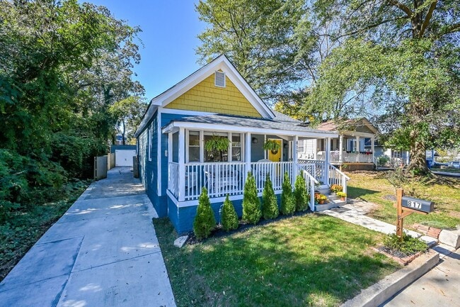 Building Photo - 3 Bedroom 2 Bath Steps near Beltline