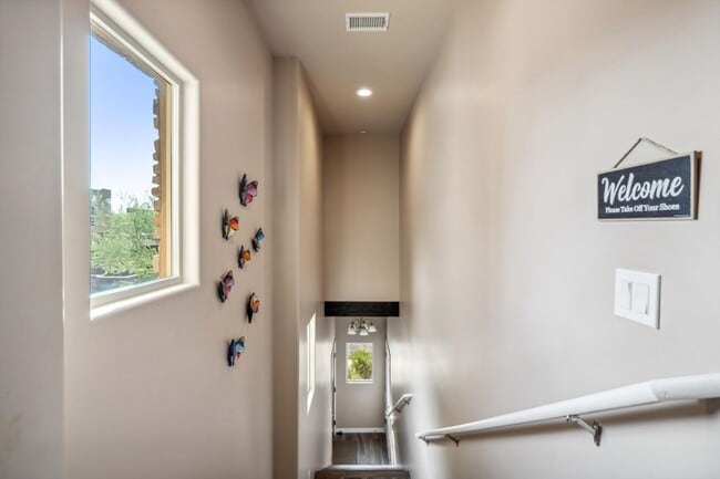 Building Photo - 3 bedroom 2 Bathroom Rancho Verde Del Rio ...
