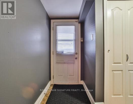 Building Photo - 943 Blairholm Ave