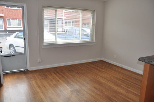 Building Photo - 1902 D-3 Queen St-1BR/1BA-Ardmore APT!!!!