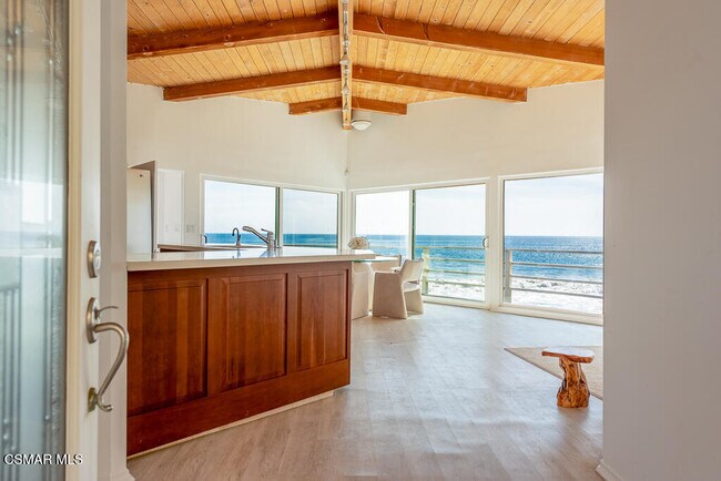 Foto del edificio - 43300 Pacific Coast Hwy