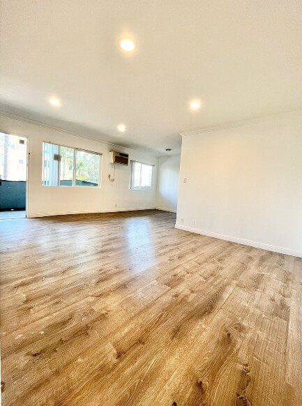 Foto del edificio - 5741 Carlton Way