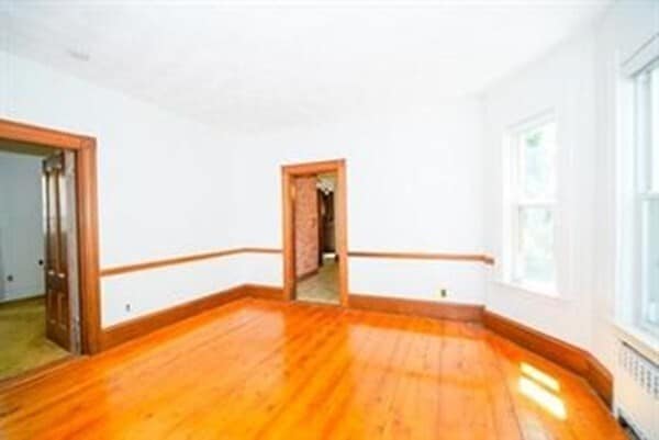 Building Photo - 172 Pleasant St