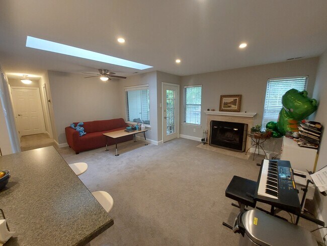 Building Photo - 1506 Diamond Dr