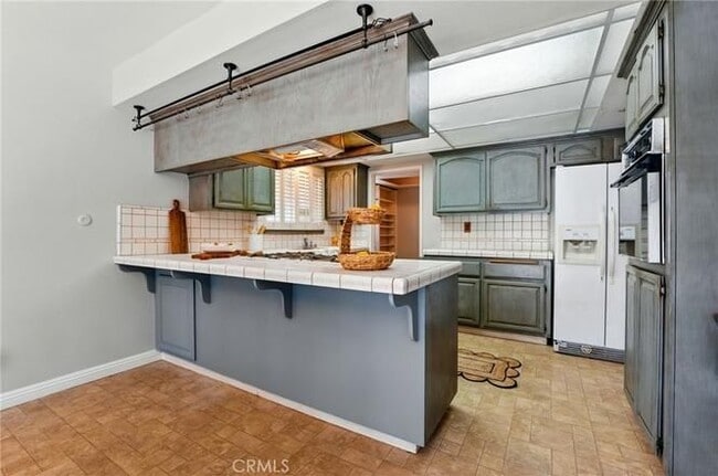 Building Photo - 413 E Bradrick Dr