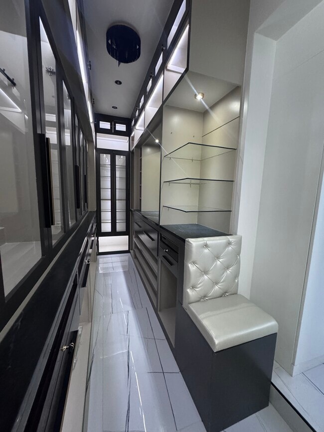 Foto del edificio - 451 Dewar Dr
