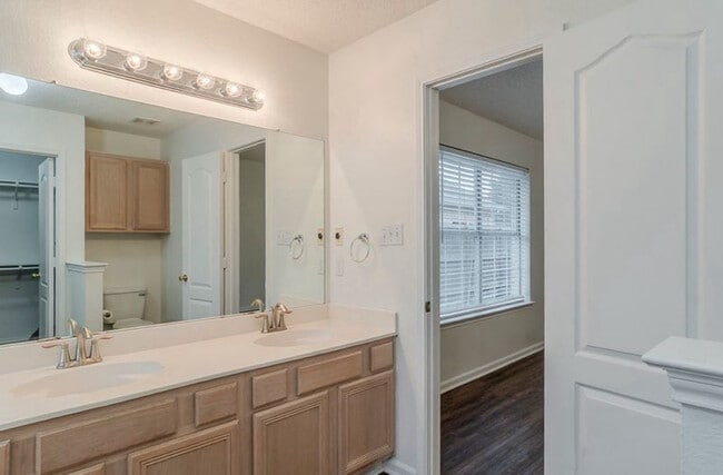 Building Photo - 904 Havenbrook Dr