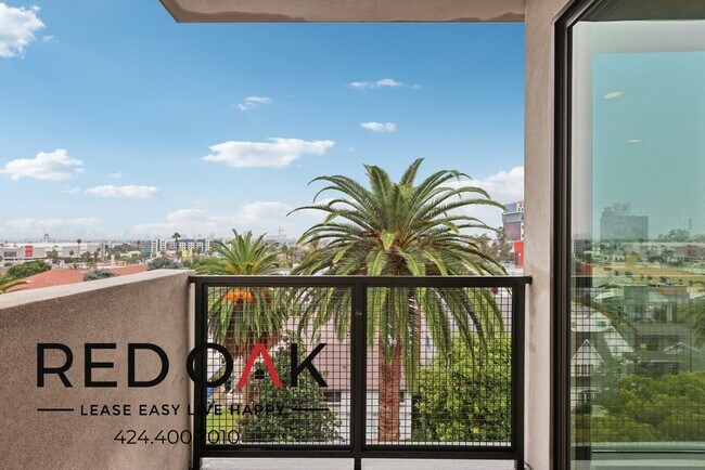 Foto del edificio - 5717 Carlton Way