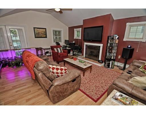 Building Photo - 89 Pleasant St