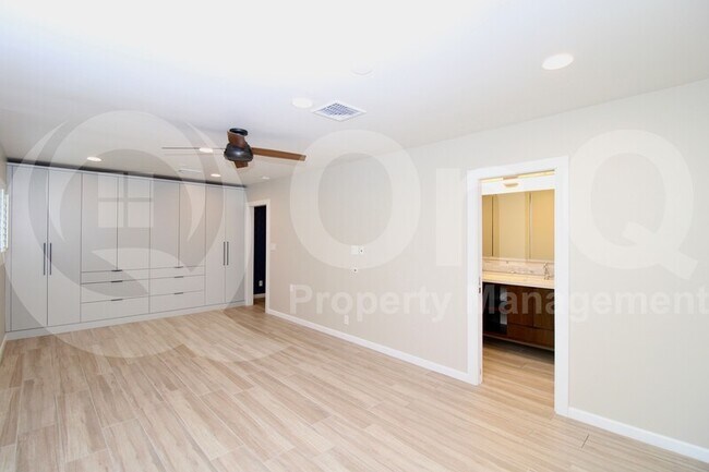 Building Photo - 2519 E Elm St
