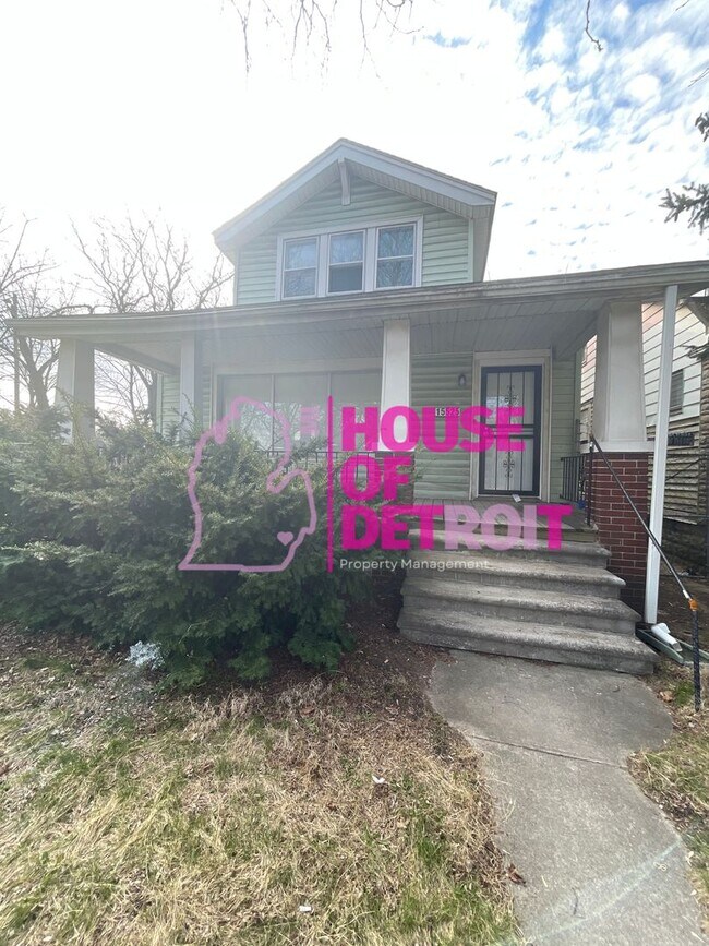 Building Photo - 5 BEDROOM | 2 BATHS | FREE PRE SCREEN